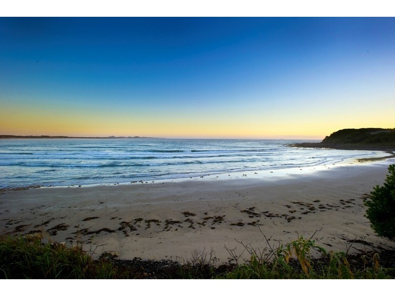 8 First Avenue, Arrawarra Headland NSW 2456