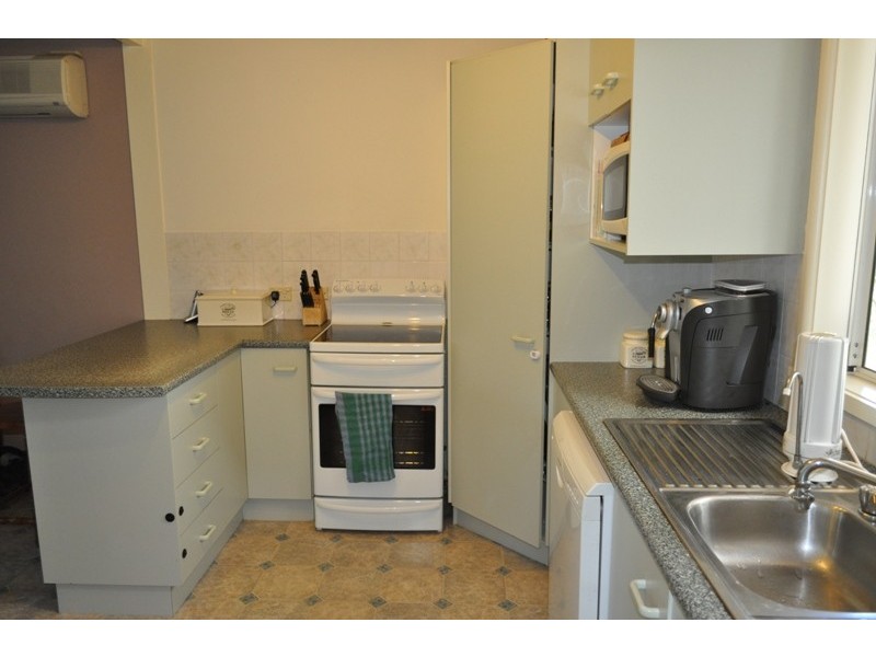 8 Boundary Street, Macksville NSW 2447