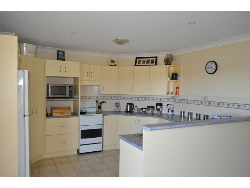 5 Preston Drive, Macksville NSW 2447