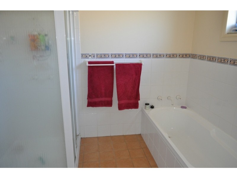 5 Preston Drive, Macksville NSW 2447