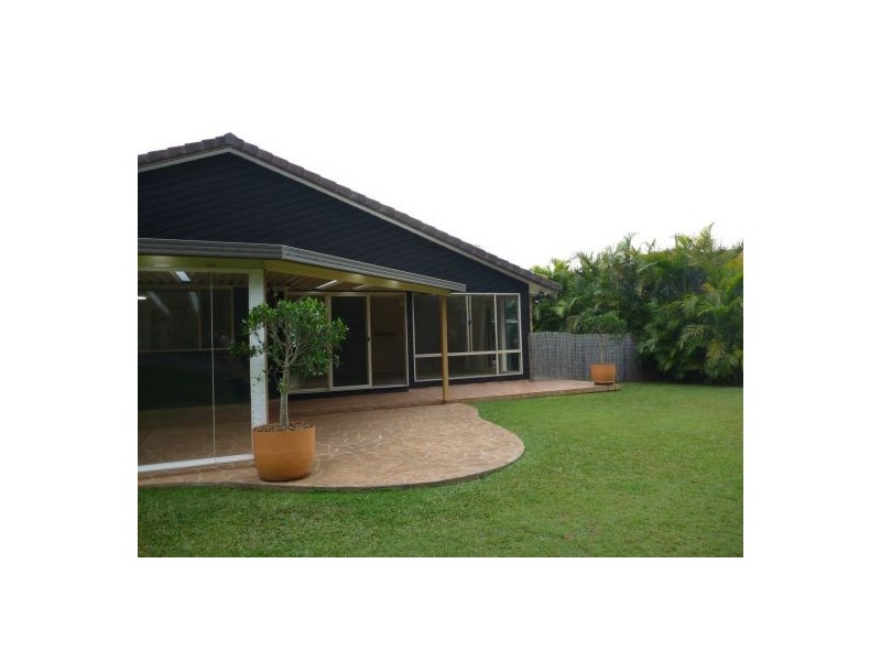 8 Clear Place, Woolgoolga NSW 2456