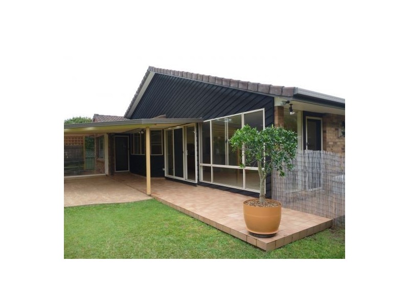 8 Clear Place, Woolgoolga NSW 2456