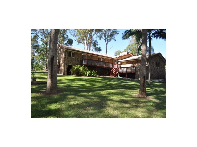 8 Anselmo Close, Emerald Beach NSW 2456