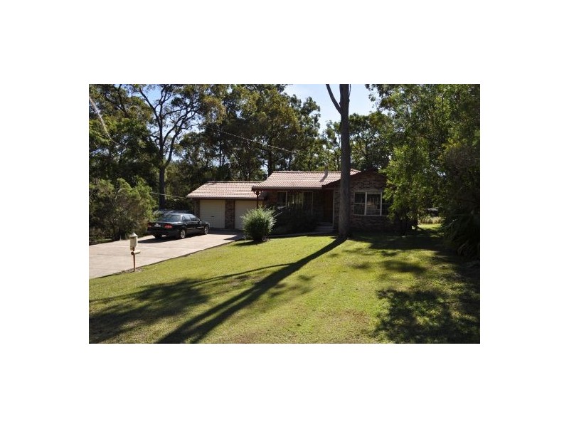 8 Anselmo Close, Emerald Beach NSW 2456