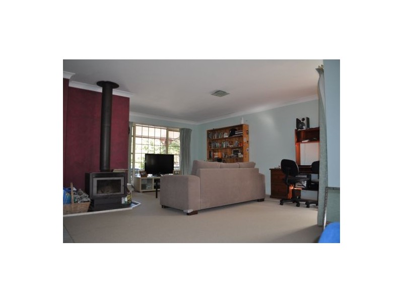 8 Anselmo Close, Emerald Beach NSW 2456