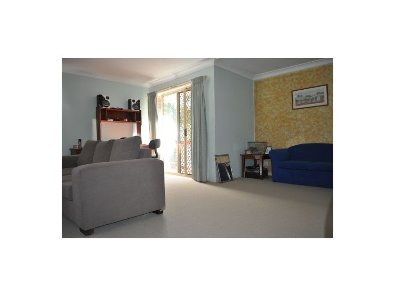 8 Anselmo Close, Emerald Beach NSW 2456