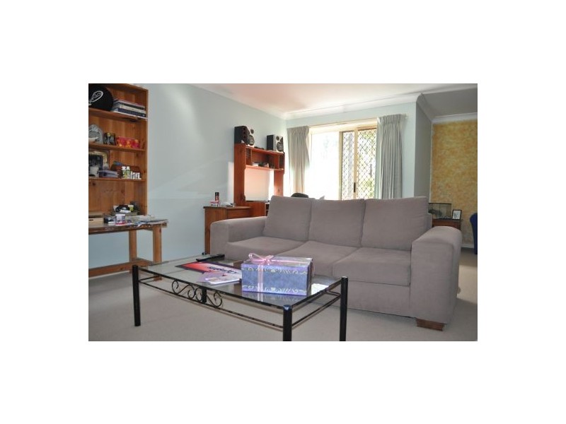8 Anselmo Close, Emerald Beach NSW 2456