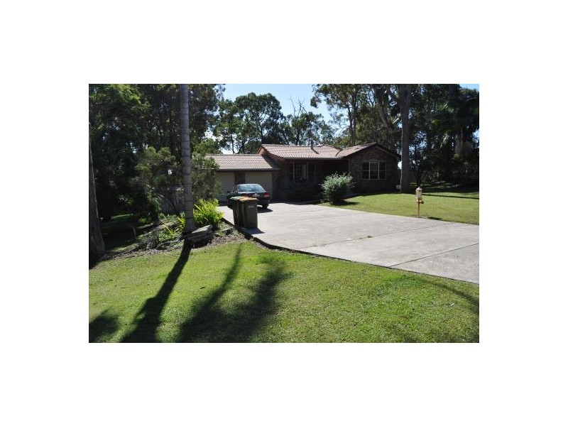 8 Anselmo Close, Emerald Beach NSW 2456