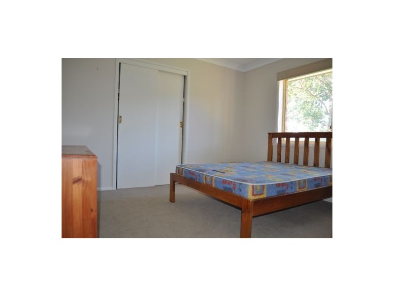 8 Anselmo Close, Emerald Beach NSW 2456