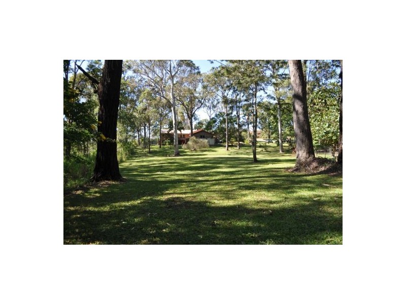 8 Anselmo Close, Emerald Beach NSW 2456