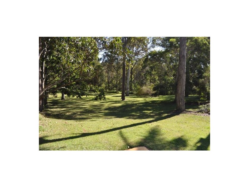 8 Anselmo Close, Emerald Beach NSW 2456
