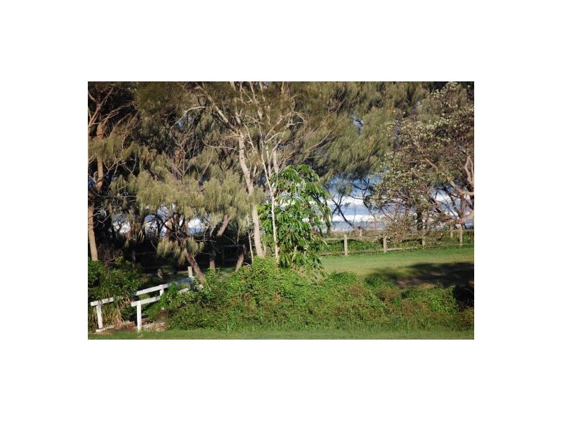 52 Sandy’s Beach Drive, Sandy Beach NSW 2456