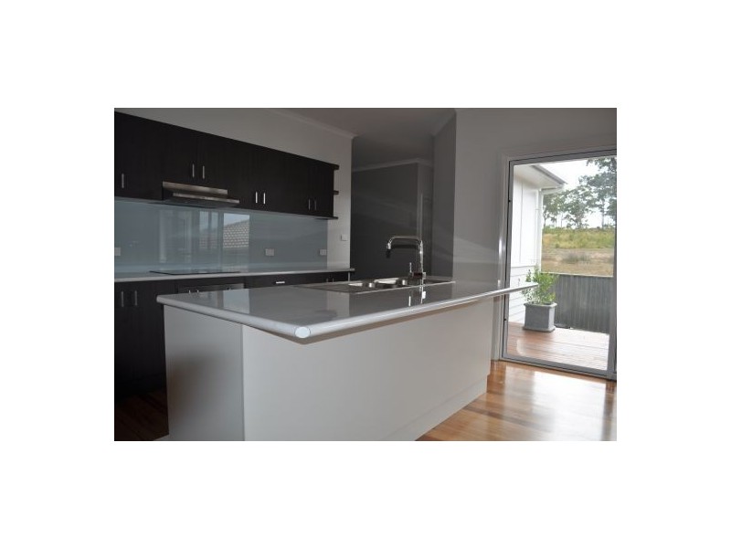 3  Reef Cove, Safety Beach NSW 2456