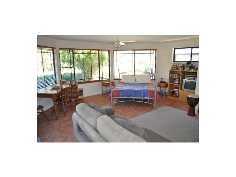 10 Topaz Drive, Emerald Beach NSW 2456