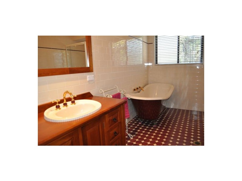 10 Topaz Drive, Emerald Beach NSW 2456