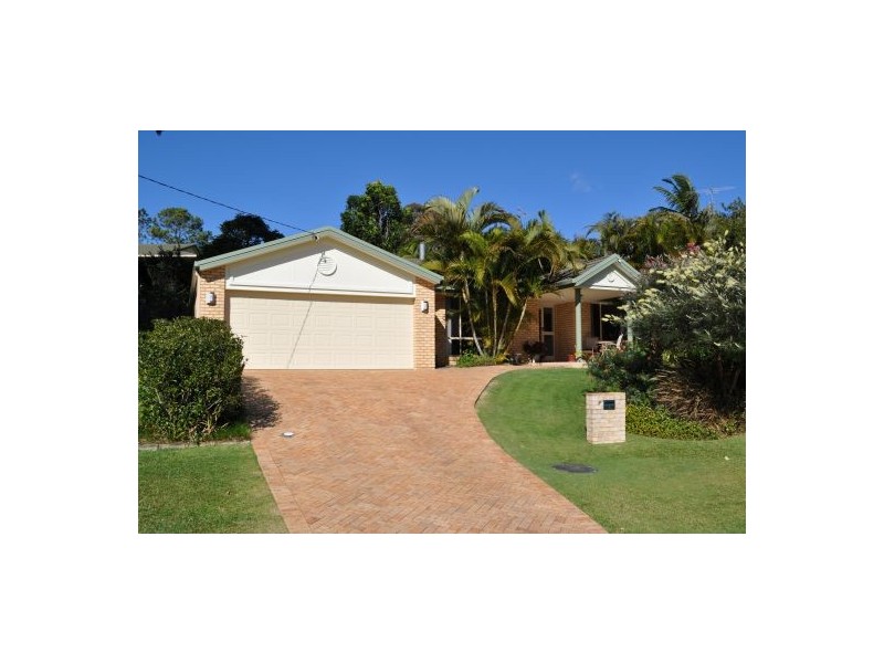 8 Nunga Street, Safety Beach NSW 2456