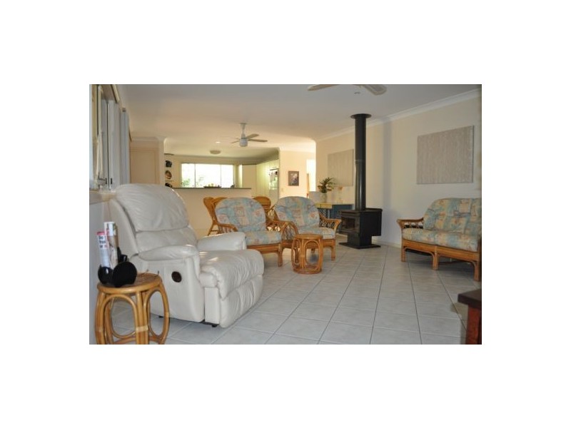 8 Nunga Street, Safety Beach NSW 2456