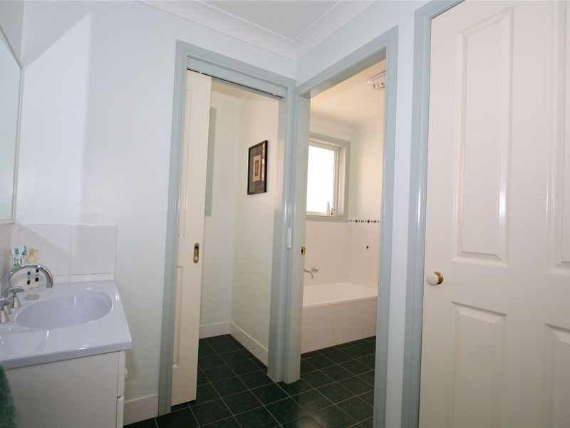 2 Marlin Close, Emerald Beach NSW 2456
