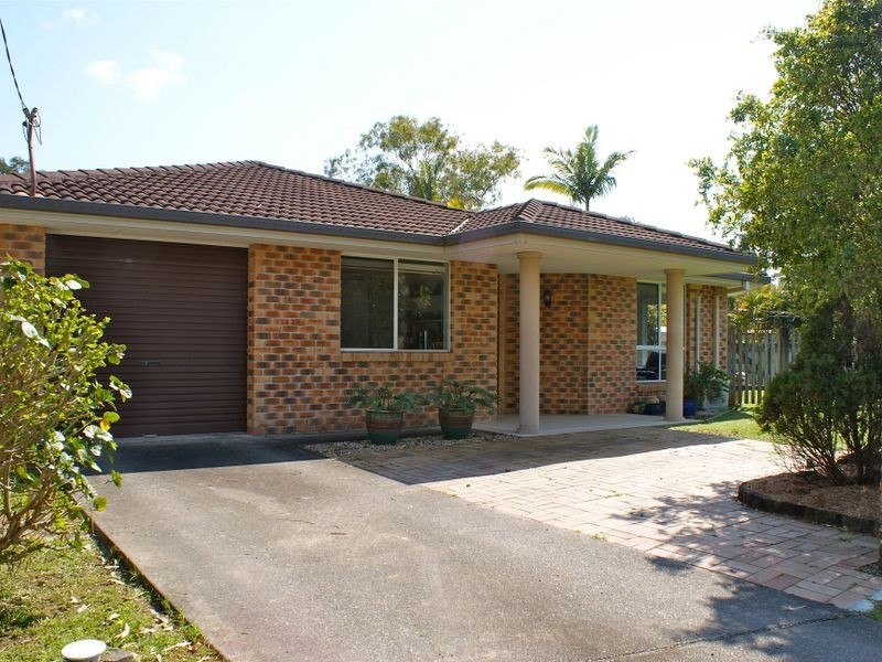 2 Marlin Close, Emerald Beach NSW 2456