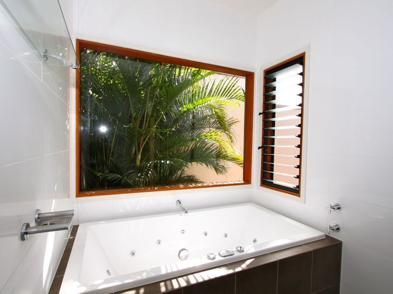 16 San Simeon Circuit, Sapphire Beach NSW 2450