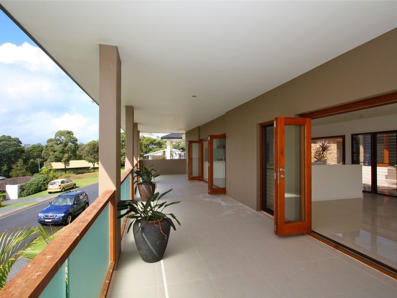 16 San Simeon Circuit, Sapphire Beach NSW 2450