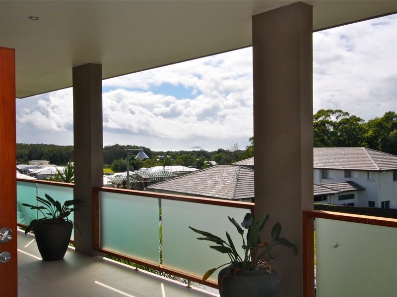 16 San Simeon Circuit, Sapphire Beach NSW 2450