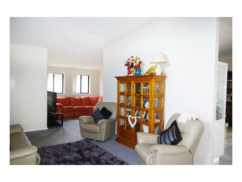 12 Bluehaven Drive, Old Bar NSW 2430