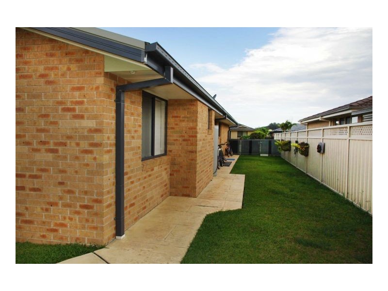 12 Bluehaven Drive, Old Bar NSW 2430