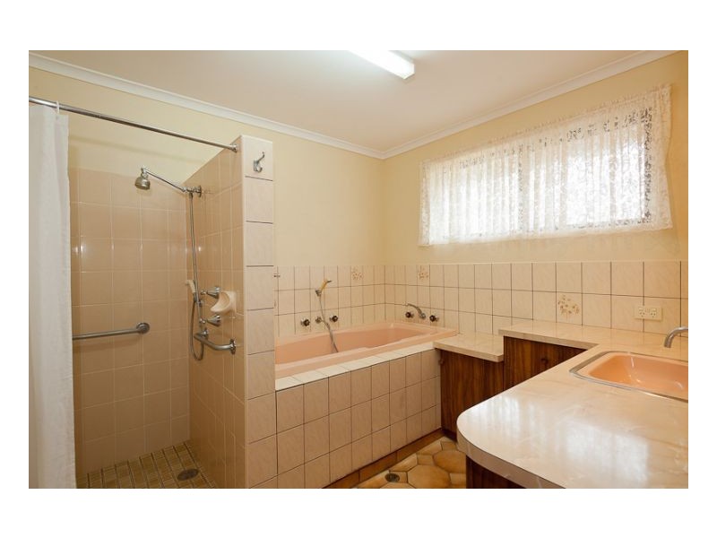15 Casuarina Close, Old Bar NSW 2430