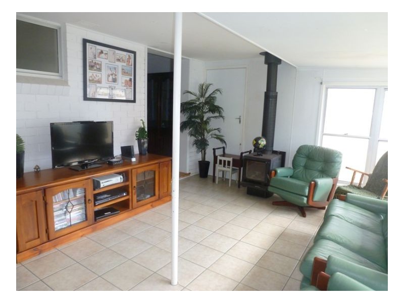 8 Waterman Street, Old Bar NSW 2430