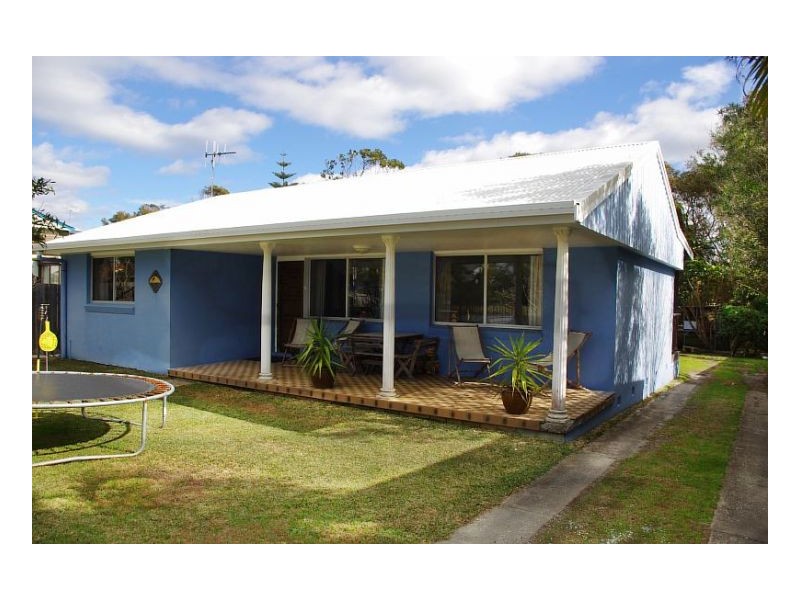 21 Hall Street, Old Bar NSW 2430