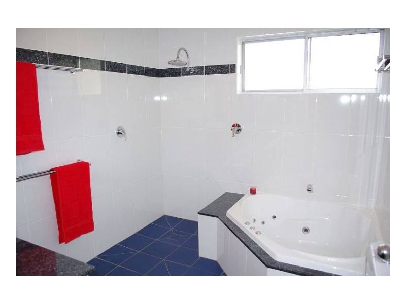 21 Hall Street, Old Bar NSW 2430