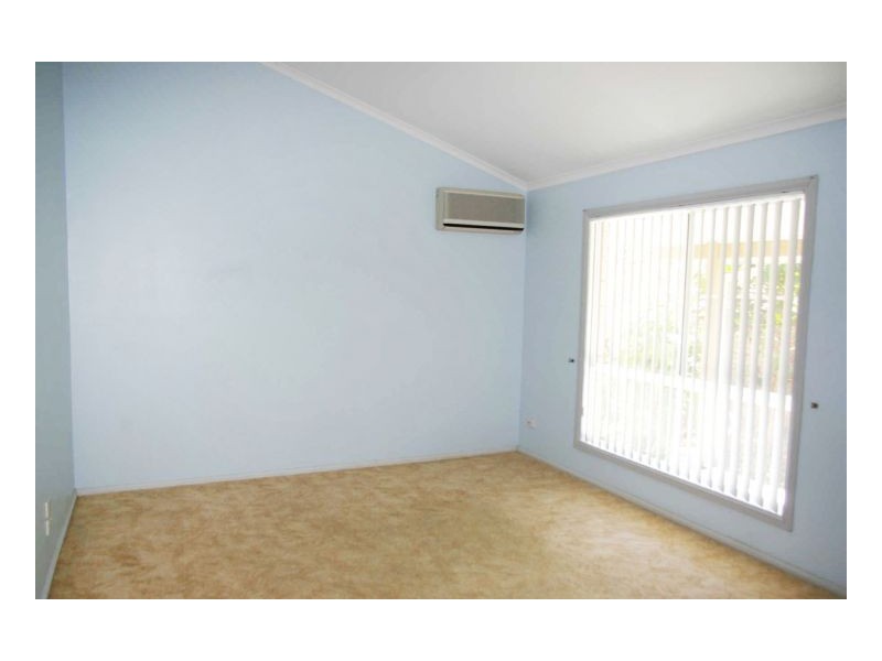1b Kestrel Avenue, Old Bar NSW 2430