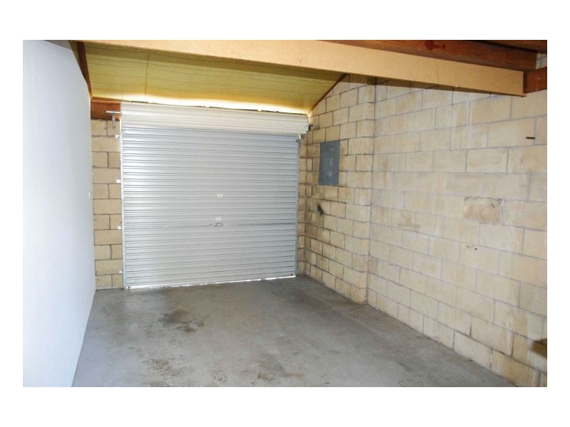 1b Kestrel Avenue, Old Bar NSW 2430