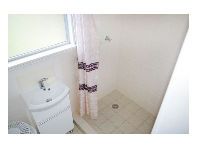 16 Old Bar Rd, Old Bar NSW 2430