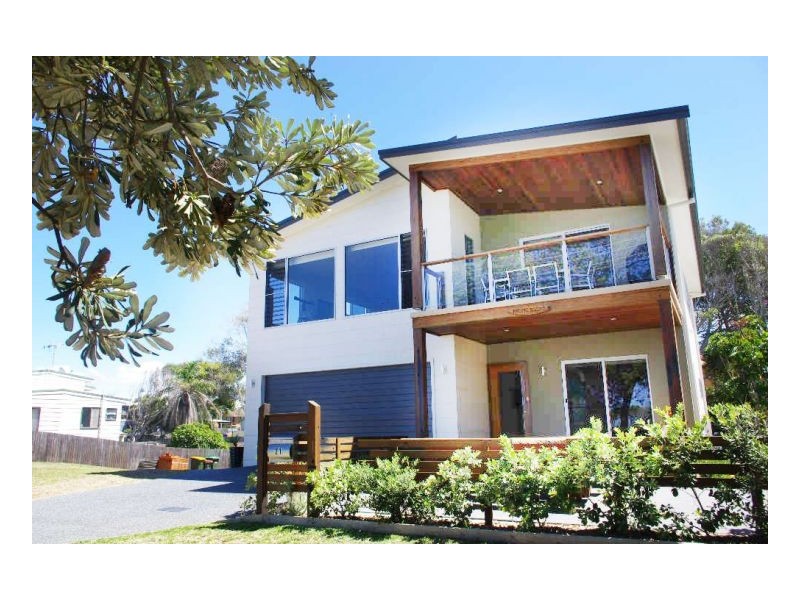 21 Pacific Parade, Old Bar NSW 2430