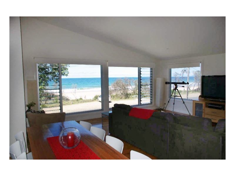 21 Pacific Parade, Old Bar NSW 2430