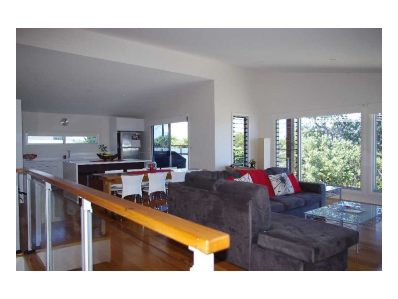 21 Pacific Parade, Old Bar NSW 2430