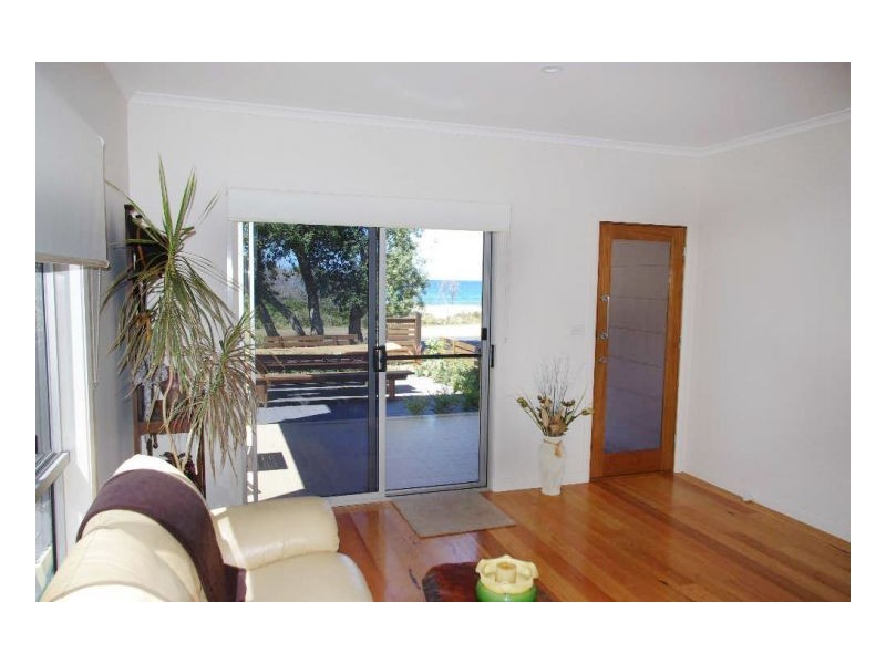 21 Pacific Parade, Old Bar NSW 2430