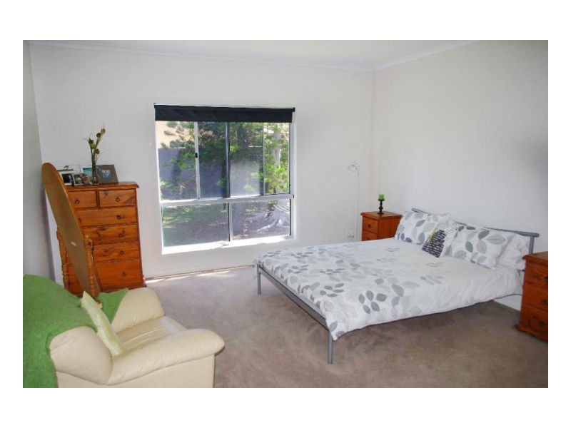 21 Pacific Parade, Old Bar NSW 2430