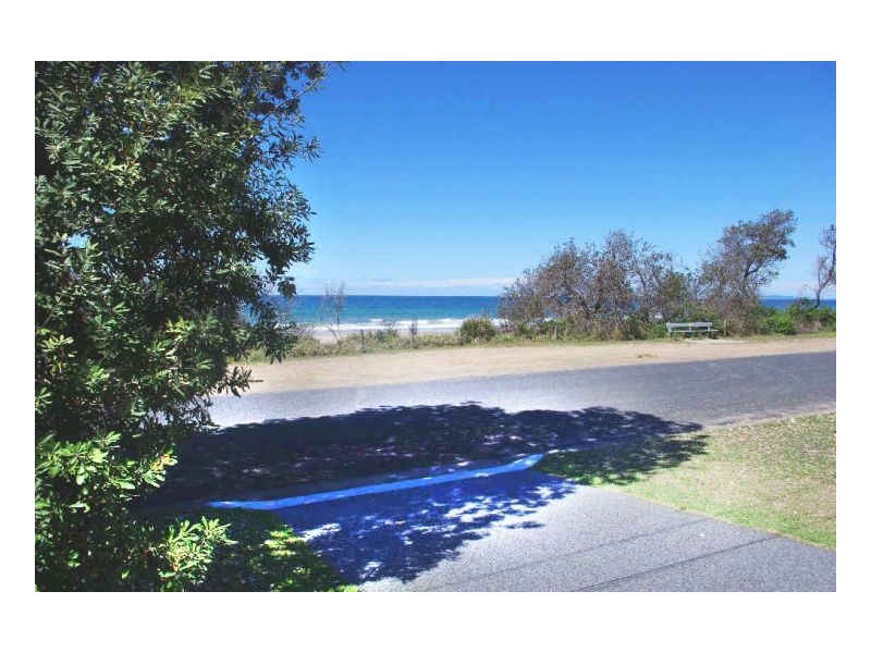 21 Pacific Parade, Old Bar NSW 2430
