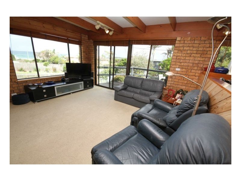 13 Ocean Drive, Wallabi Point NSW 2430