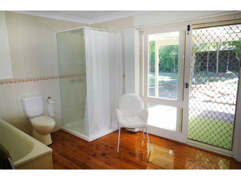 26 Oakflat Close, Old Bar NSW 2430