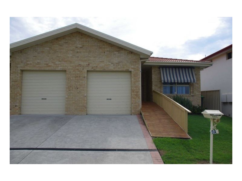 9a Medowie Road, Old Bar NSW 2430