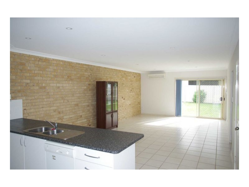 9a Medowie Road, Old Bar NSW 2430