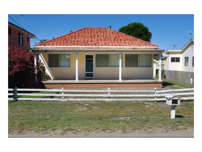 83 Main Street, Manning Point NSW 2430