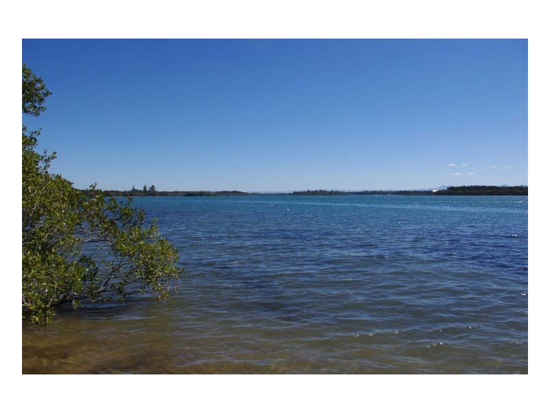 83 Main Street, Manning Point NSW 2430