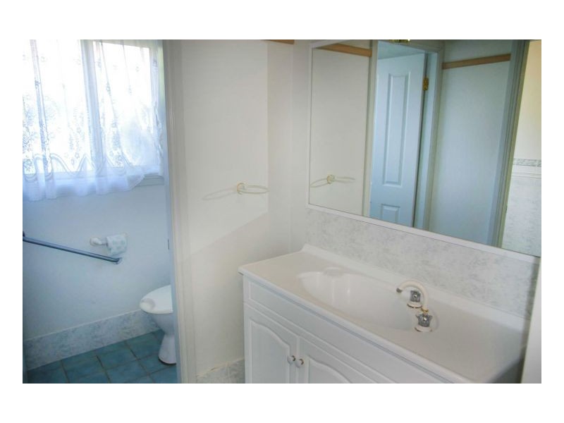 5 Berber Road, Old Bar NSW 2430