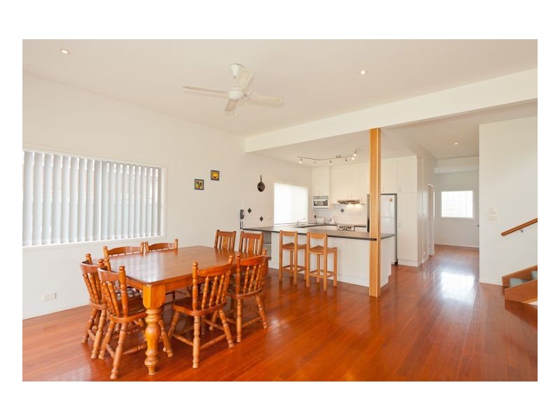 10 Lewis Street, Old Bar NSW 2430