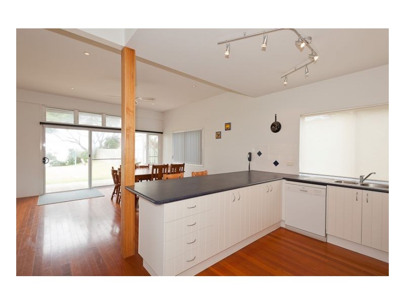10 Lewis Street, Old Bar NSW 2430